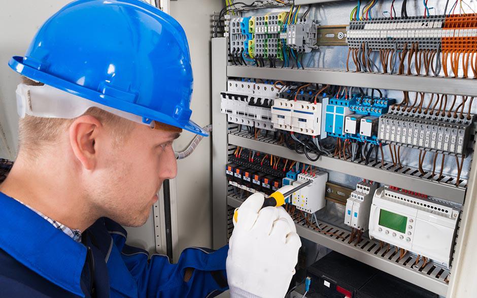 je recherche un électricien Magny-les-Hameaux